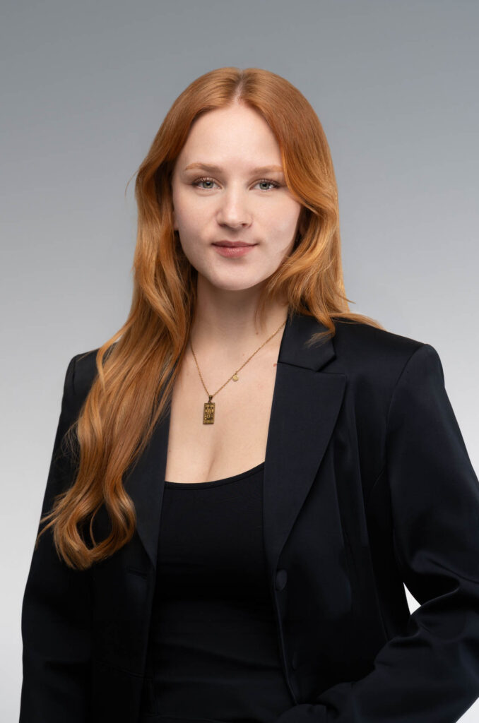 Portrait corporate professionnel par Naomi Bromley, photographe en Suisse romande